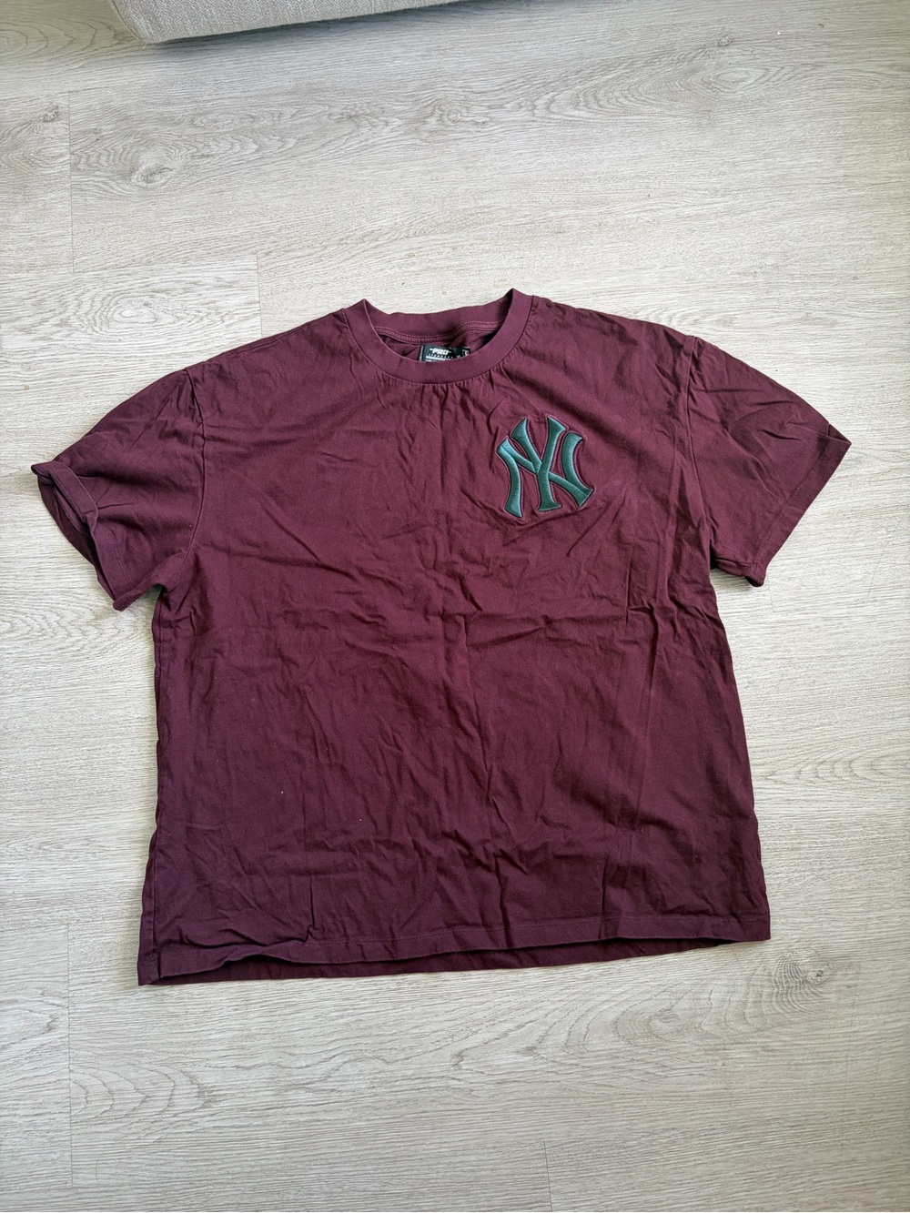Pro Standard New York Yankees Essential Logo Tee In Maroon